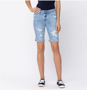 472 Judy Blue Destroyed Bermuda Shorts (Light Wash)